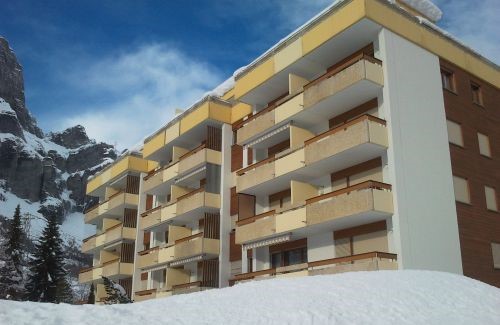 Apartment Baron, partly renovated 1.5 room apartment, nice view