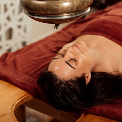 Shirodhara - Thyladhara